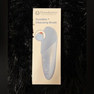 Dermalactives PureSkin Cleansing Brush Facial Cleanser Silicone USB Rechargeable